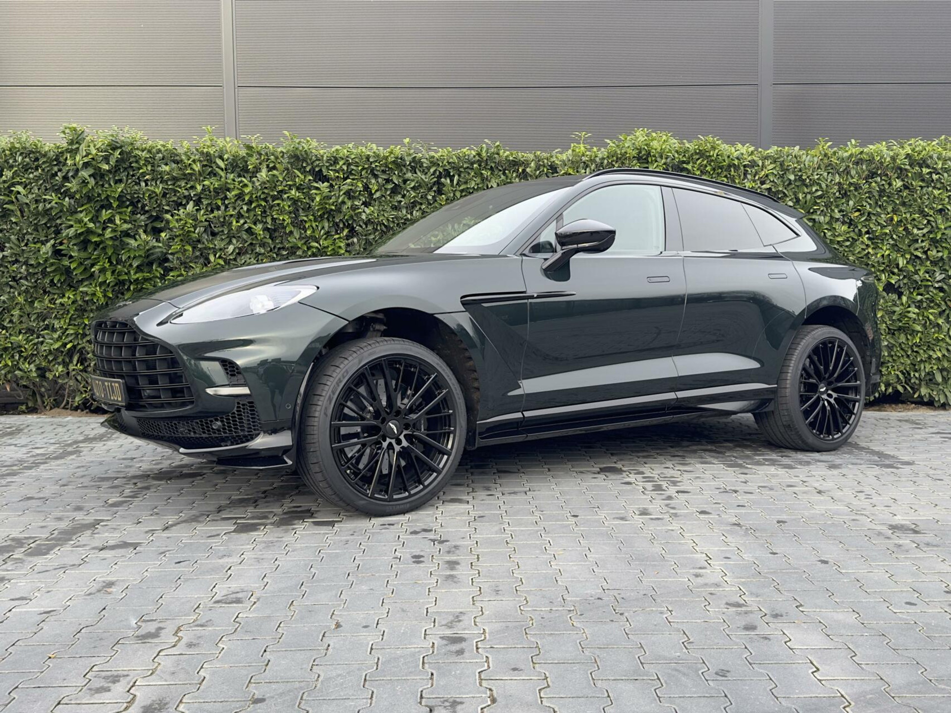 Aston Martin DBX 4.0 V8 707