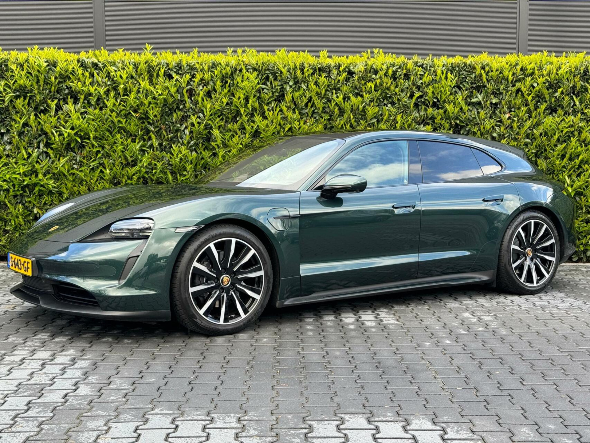 Porsche Taycan Sport Turismo 79 kWh