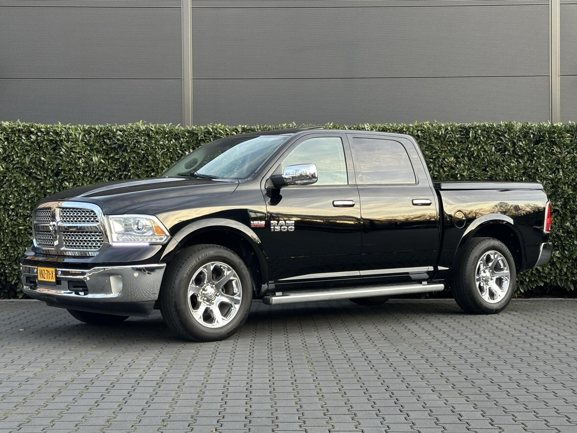 Dodge Ram 1500 4X4 5.7 V8 4x4 Quad Cab 6'4