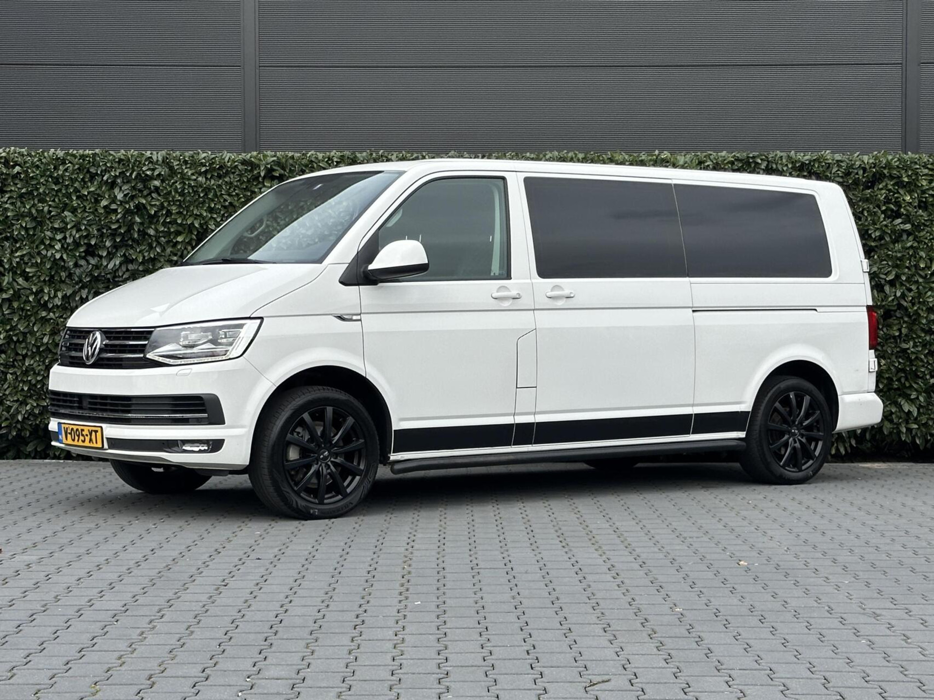 Volkswagen Transporter 2.0 TDI L2H1 DC 4Motion Highline