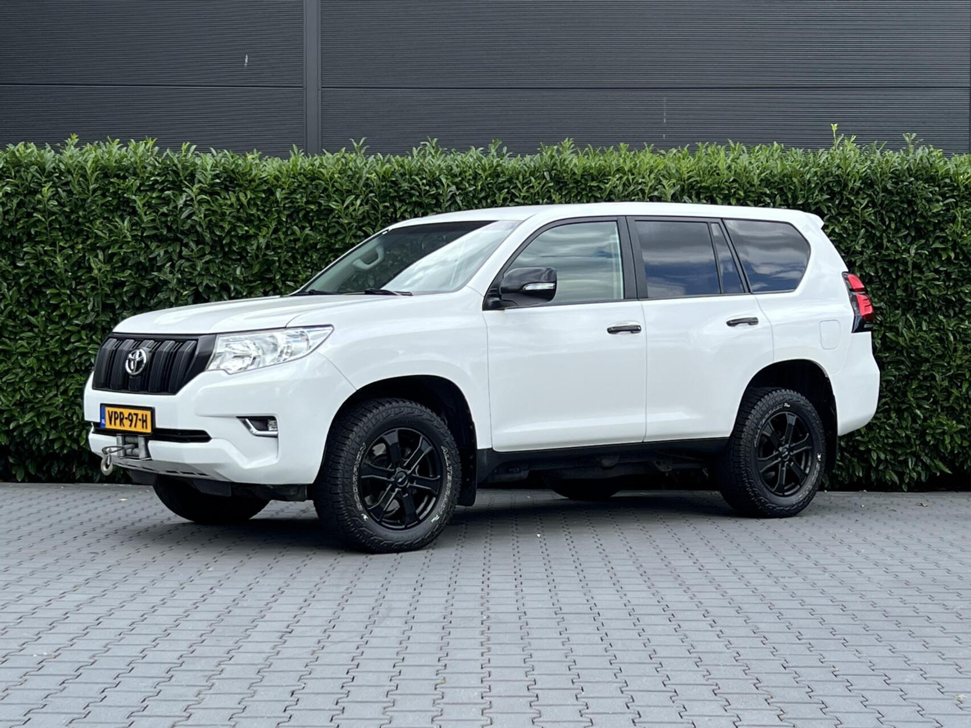 Toyota Land Cruiser 2.8 D-4D-F Comfort High Roof Window Van