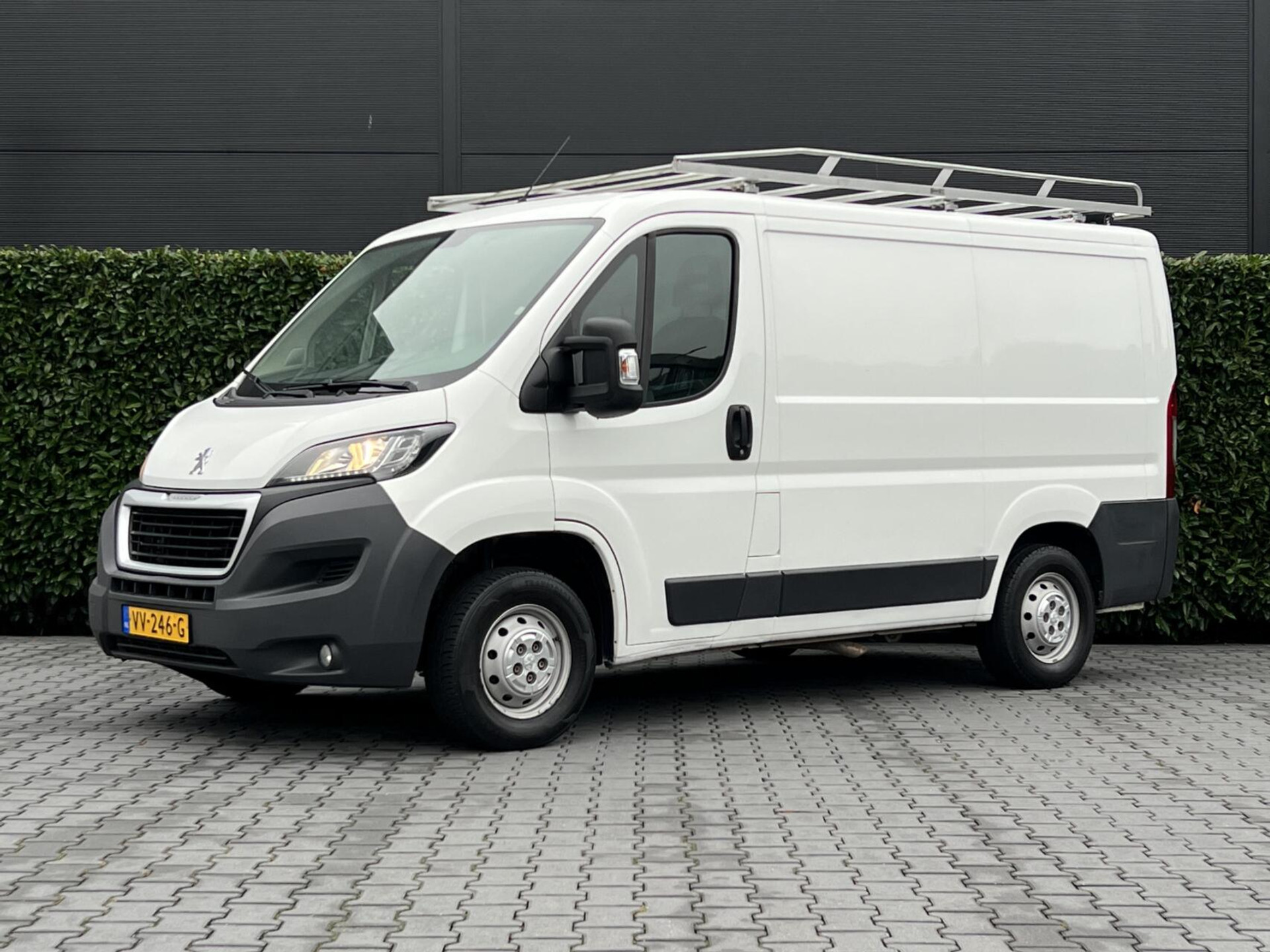Peugeot Boxer Bestel 330 2.2 HDI L1H2 XR