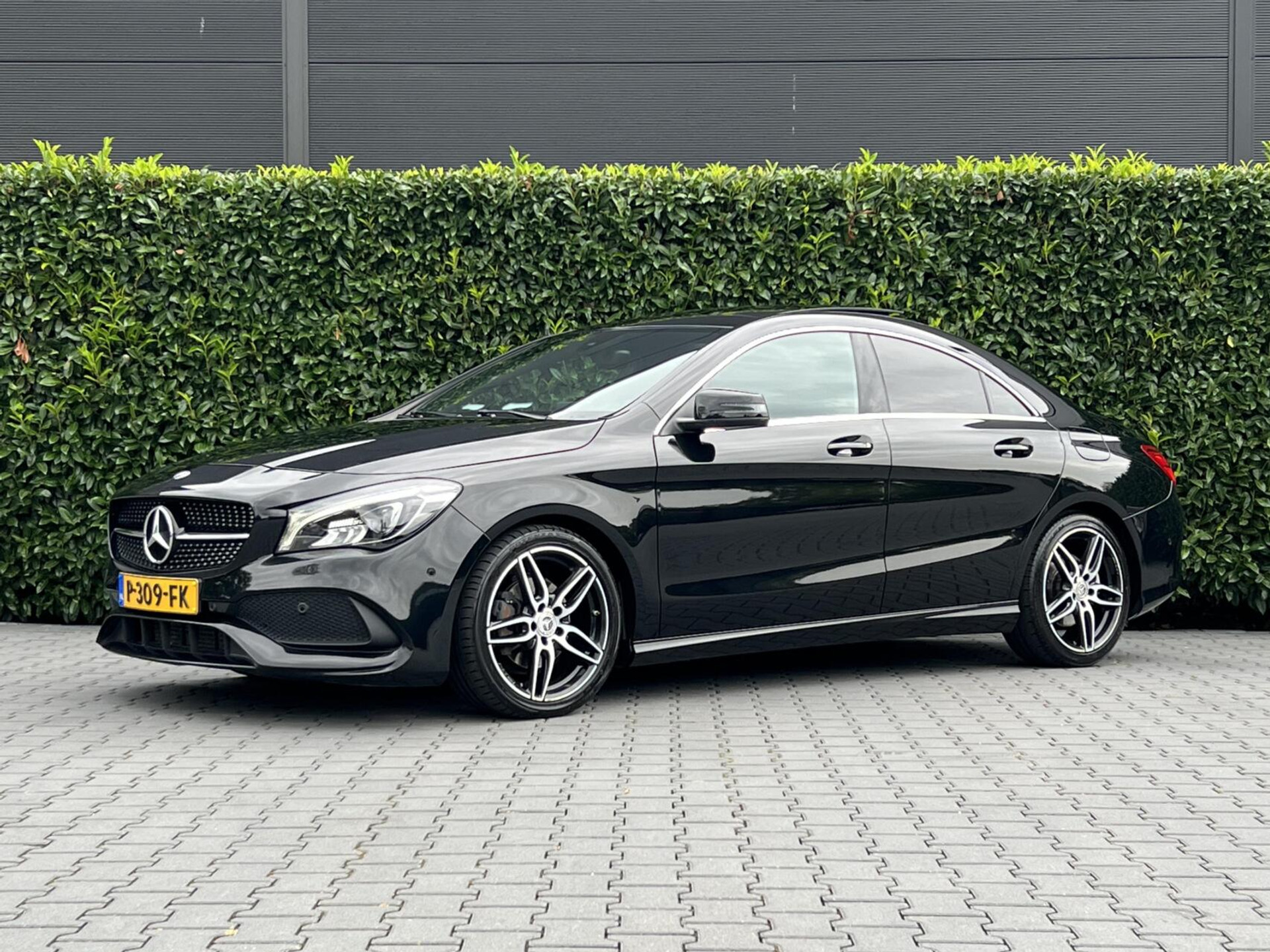 Mercedes CLA-klasse 200 d Business Solution AMG