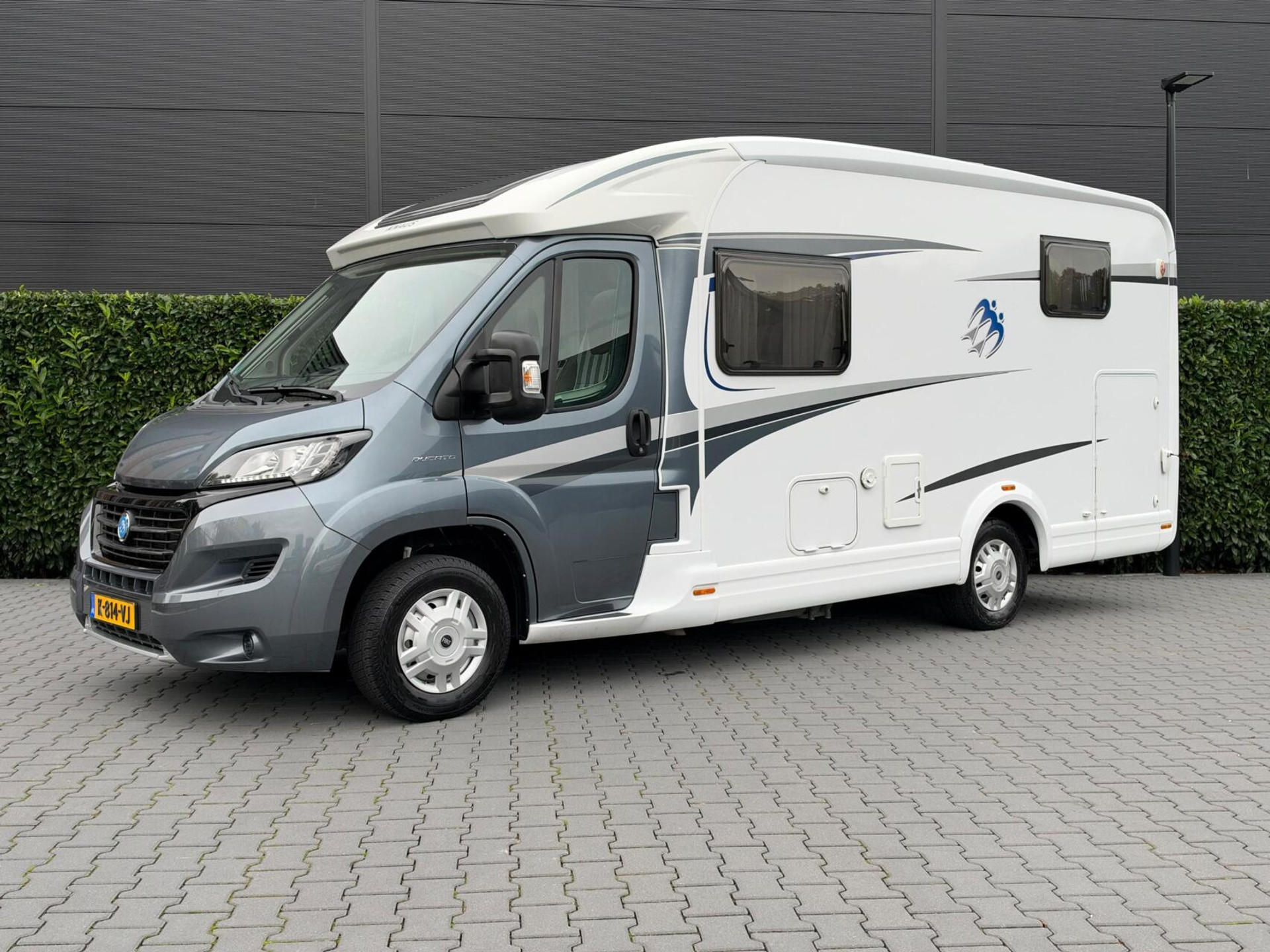 Knaus R11