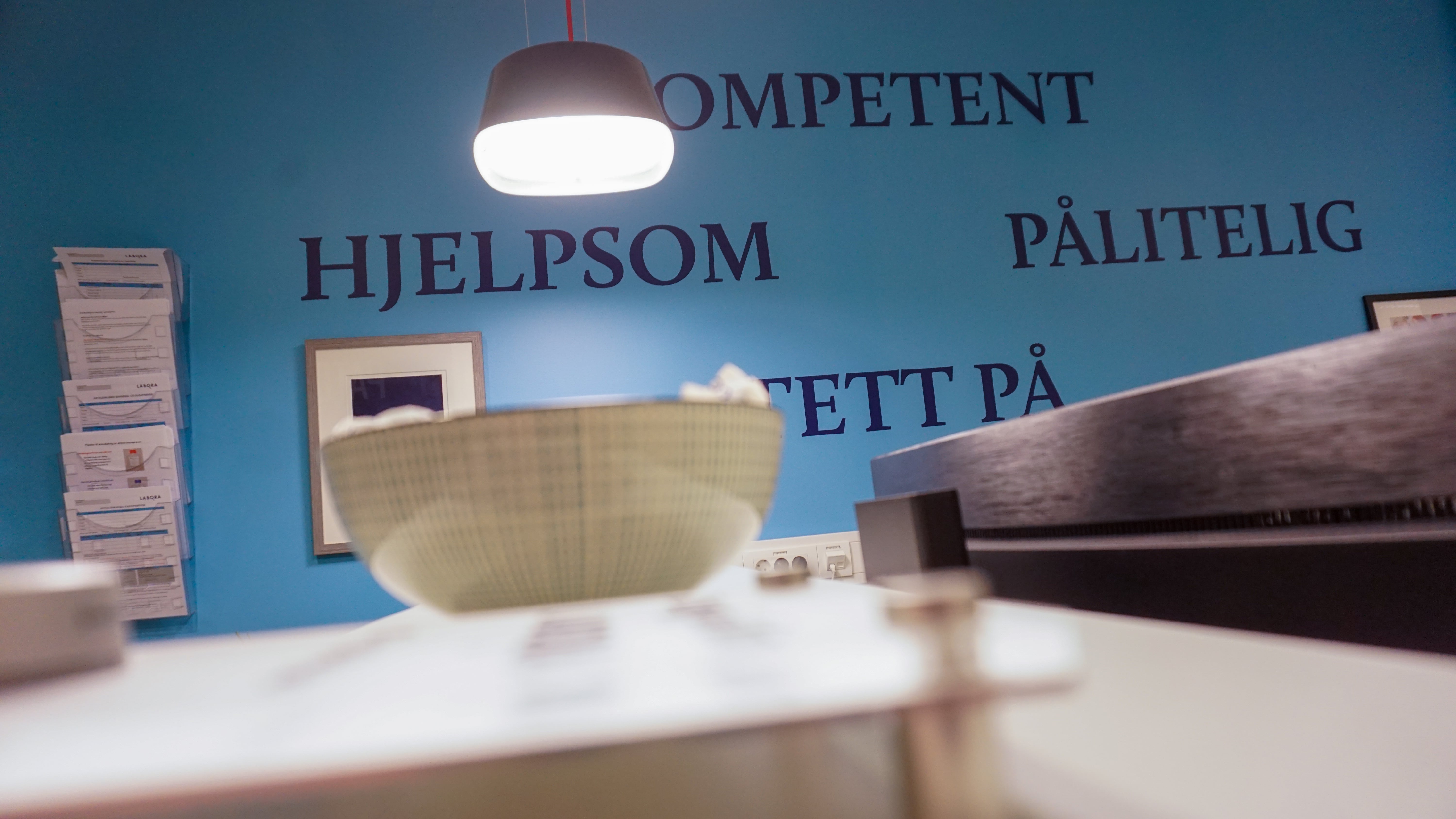 Vi har tilpassede åpningstider og innleveringsfrister i romjulen. Her finner du alt du trenger å vite før jul og nyttår.