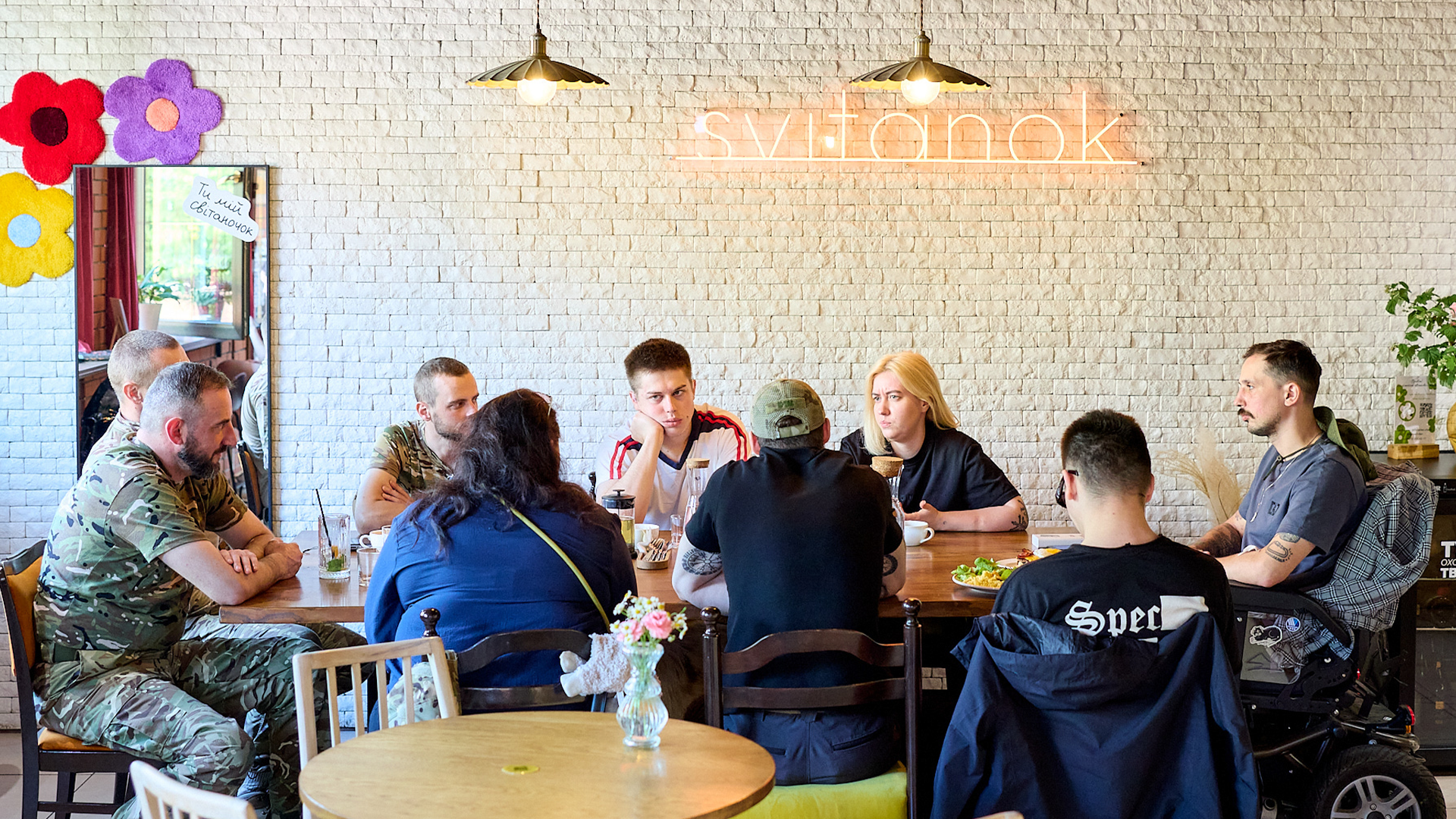 Сніданок для бійців «Азову» в Світанку