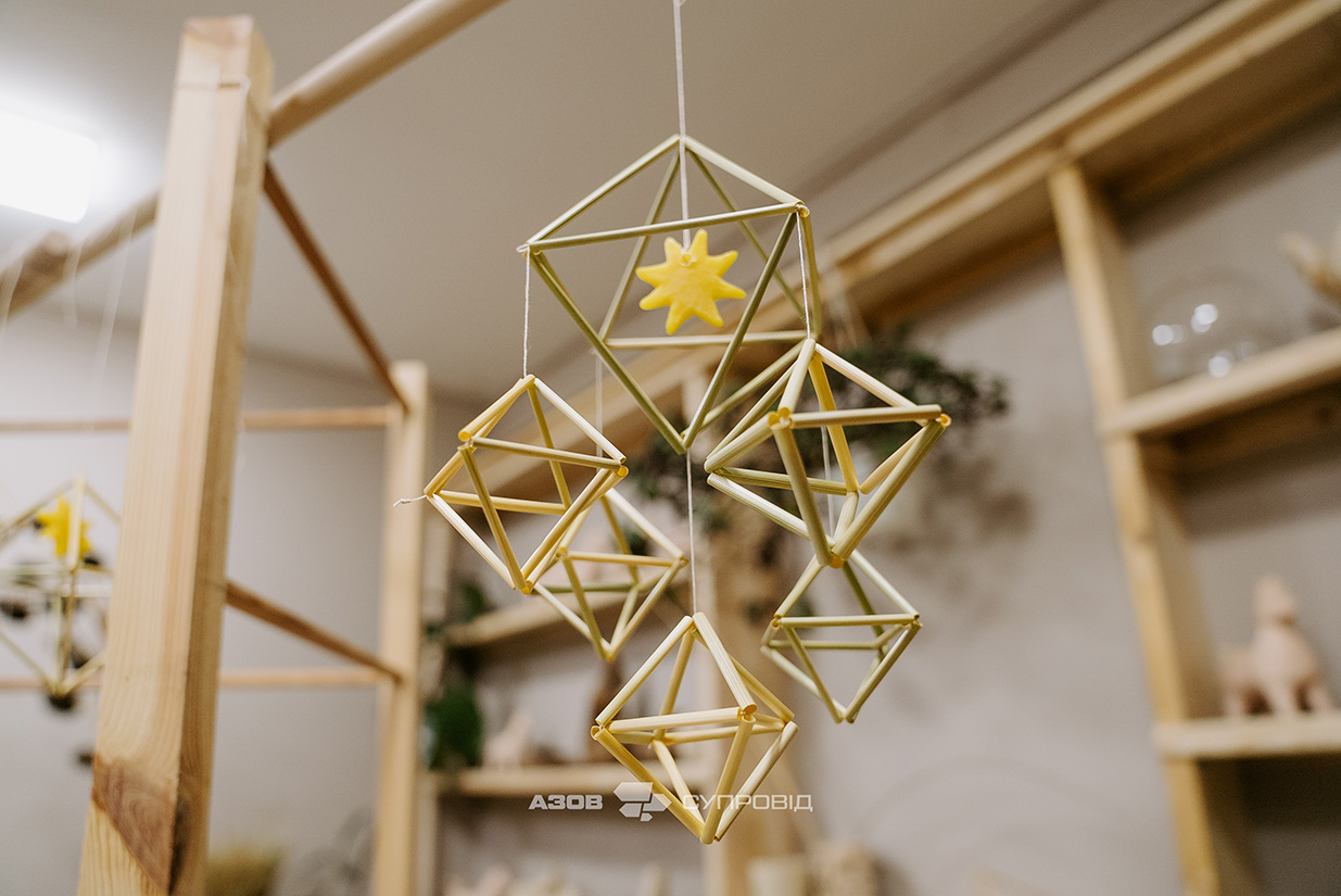 Майстер-клас з різдвяного павука для азовців