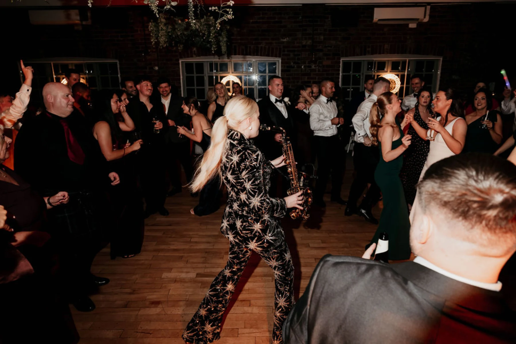 Creative Ways to Entertain Your Wedding Guests