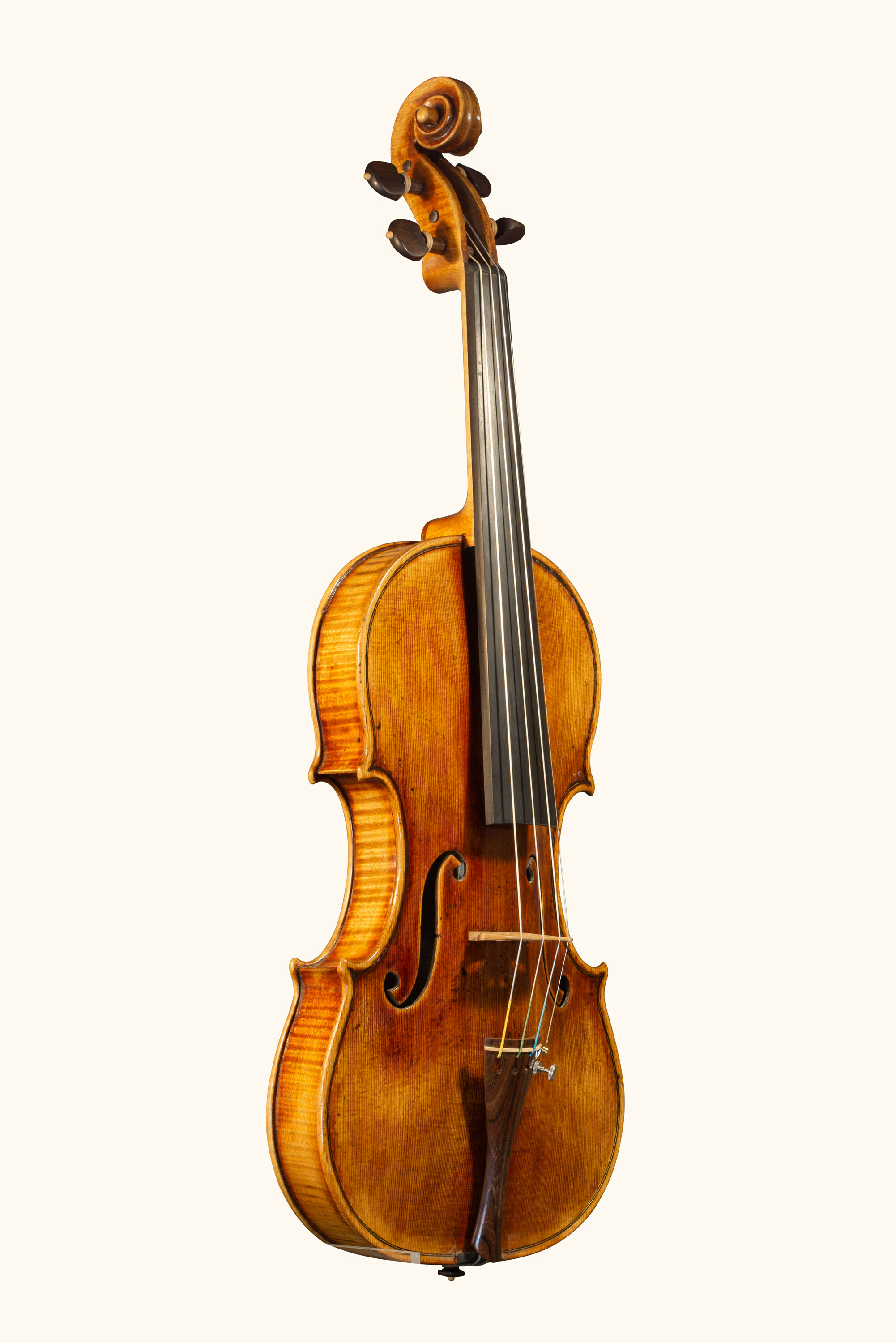 Violon Guarneri de face 3/4 du Luthier Bogidar Vermand