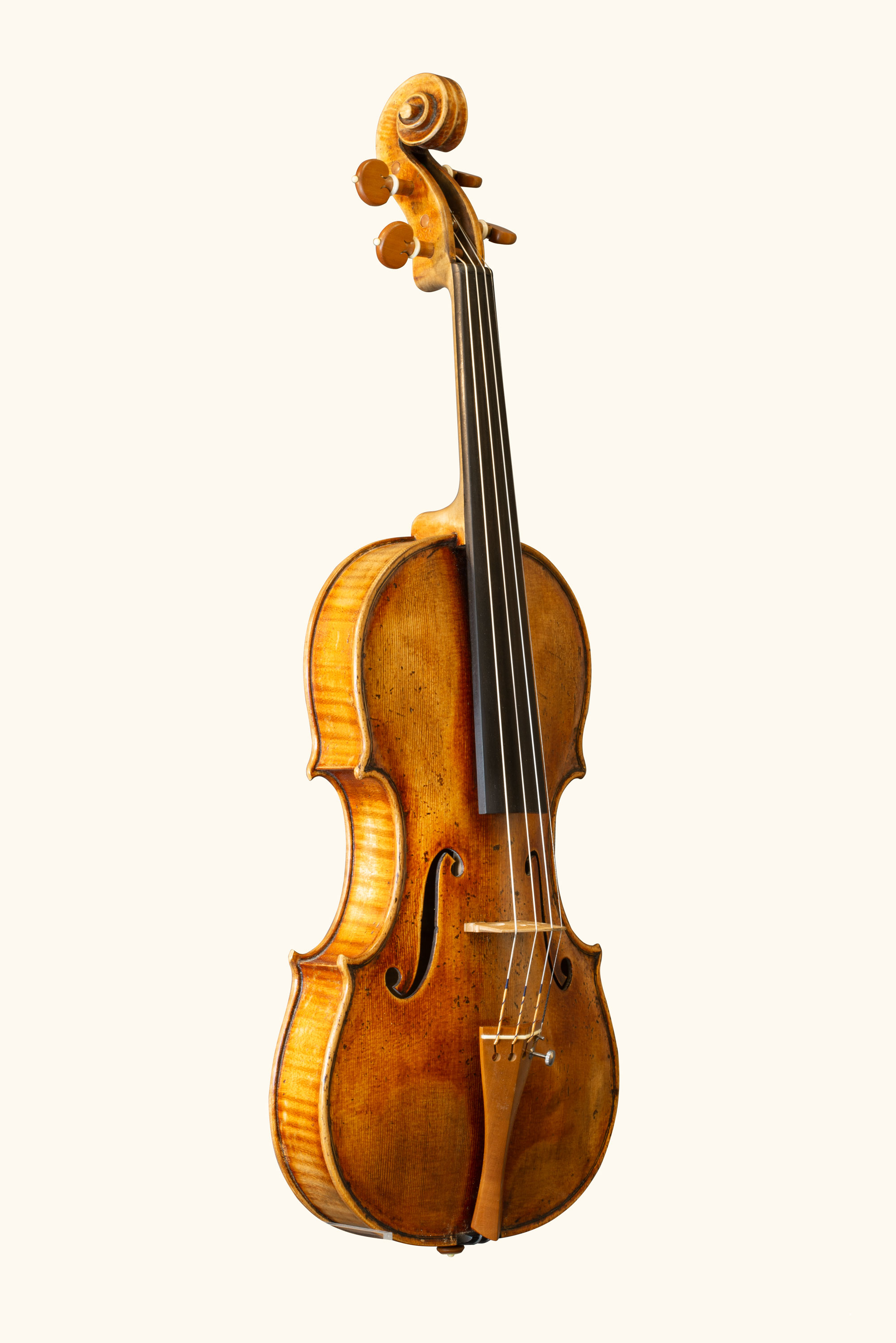 Violon Guarneri de face 3/4 du Luthier Bogidar Vermand