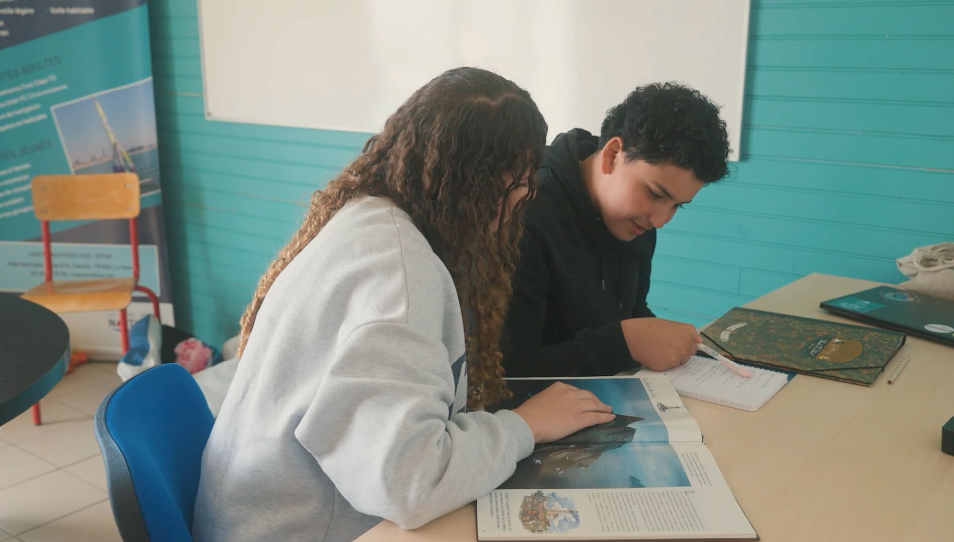 Le mentorat dans les quartiers : une ouverture culturelle et scolaire pour les jeunes avec l'AFEV