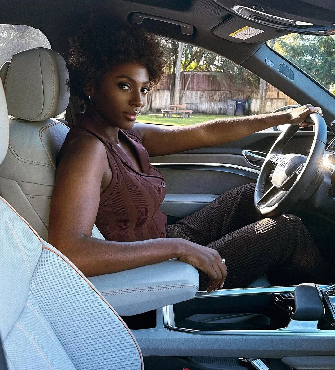 Collaborated with Audi, showcasing the Audi Q8 e-tron in a lifestyle-driven Instagram campaign. Through engaging visual storytelling, I highlighted the vehicle’s luxury, sustainability, and electric innovation.