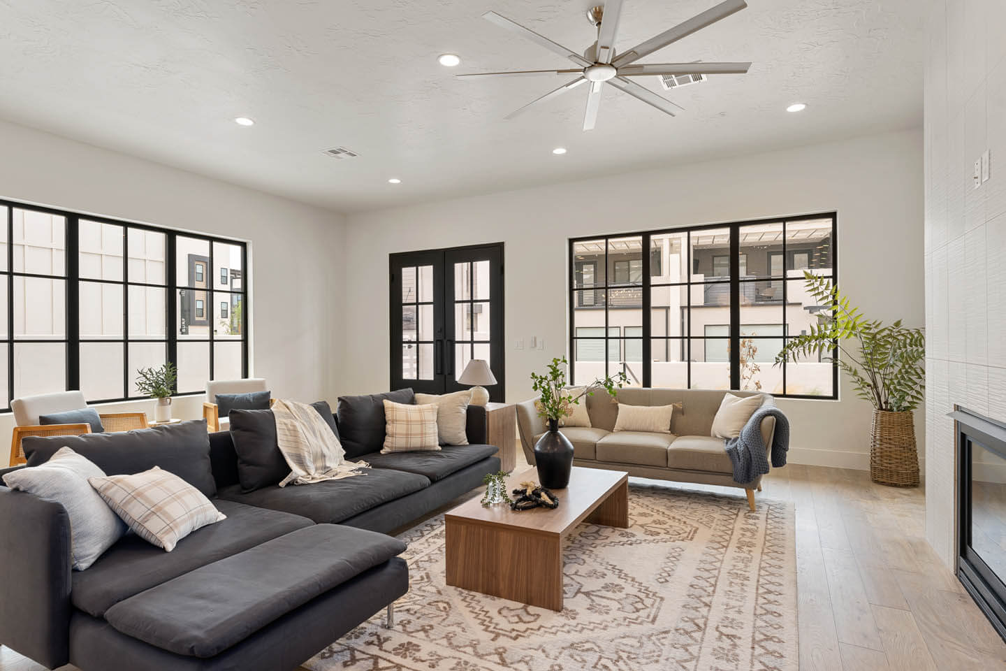 Desert Solace Gallery Highlight 3