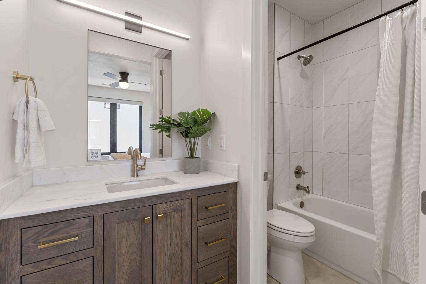 Lula Cove Gallery 14