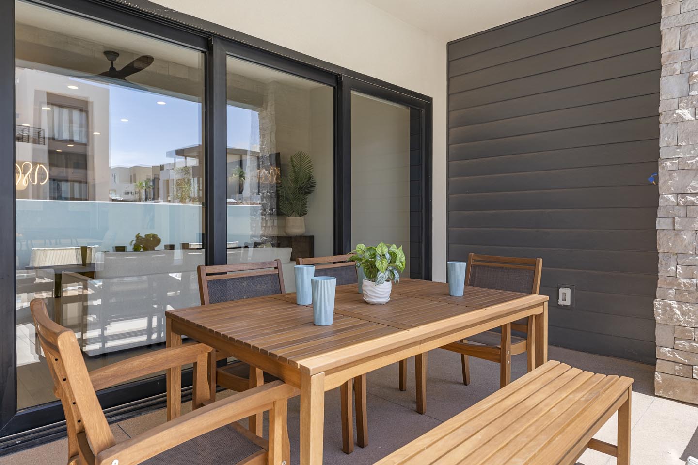 Lula Cove Gallery 20