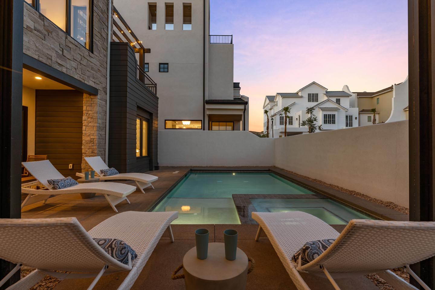 Lula Cove Gallery 23