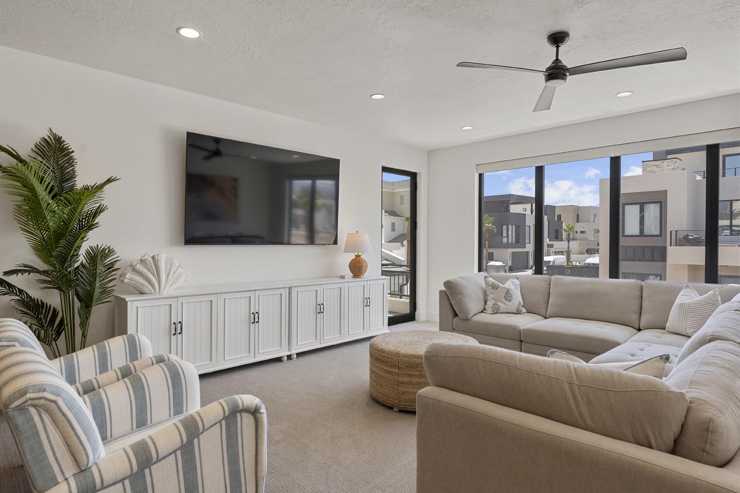 Lula Cove Gallery 12