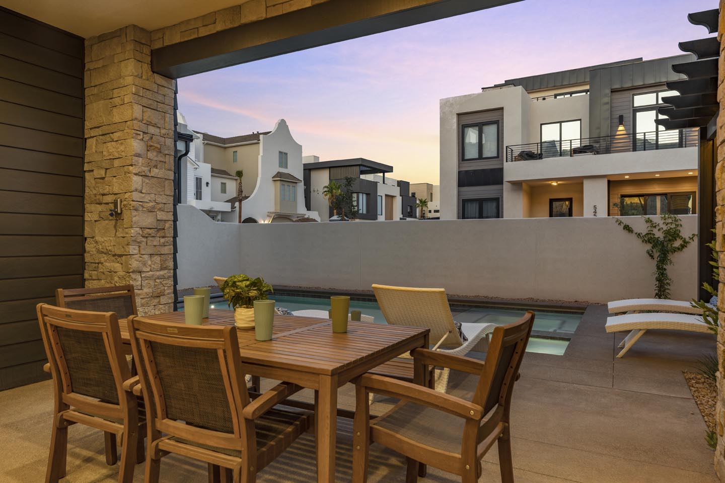 Lula Cove Gallery 22