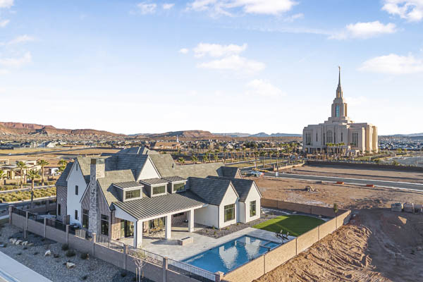 Villa Charmonte Full View