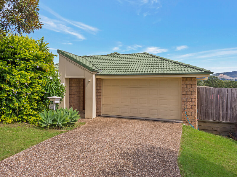 19 Paris Parade, Ormeau