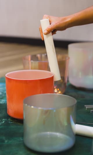 Bain sonore aux bols de cristal