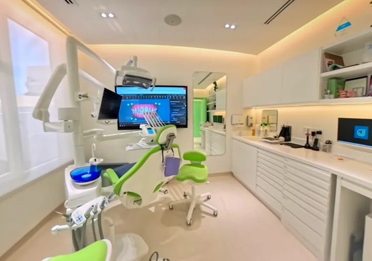 JuniorDental doctor