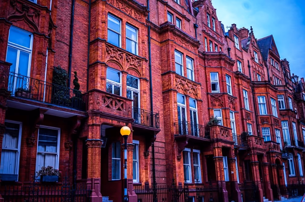 Management Services - Upmarket block in Pont Street, Chelsea