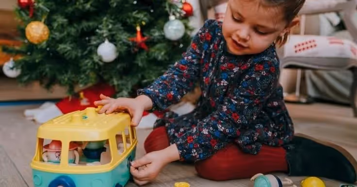 les minis mondes jouets recyclés