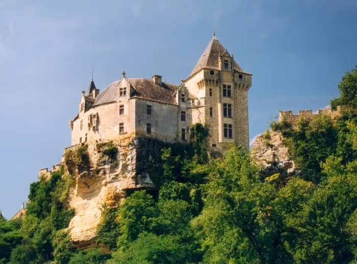 château de monfort dordogne insolite
