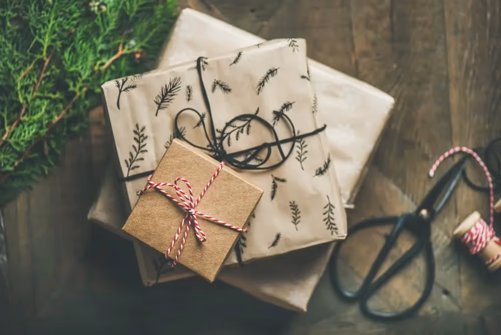10 idées de cadeaux entre amis : authentiques et durables