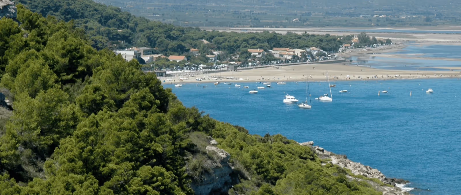 8 plages accessibles en train pour filer au bord de l’eau sans voiture