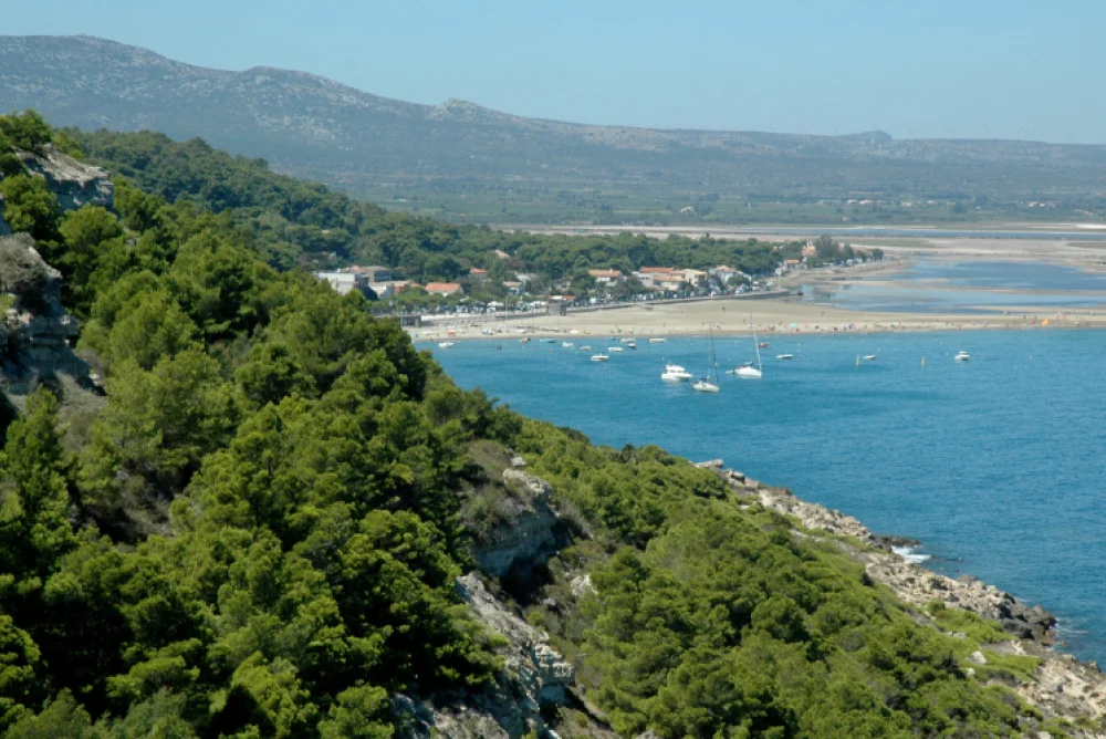 8 plages accessibles en train pour filer au bord de l’eau sans voiture