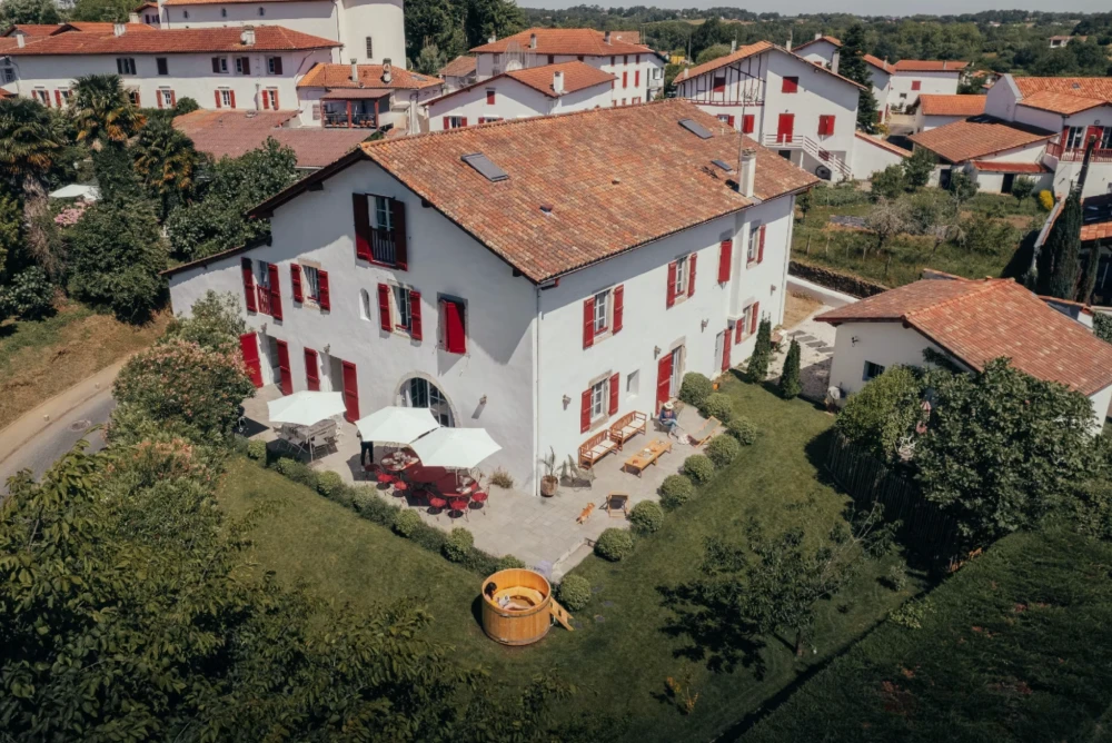 Notre sélection de gîtes pour 20 personnes, pensés pour les séjours en groupe