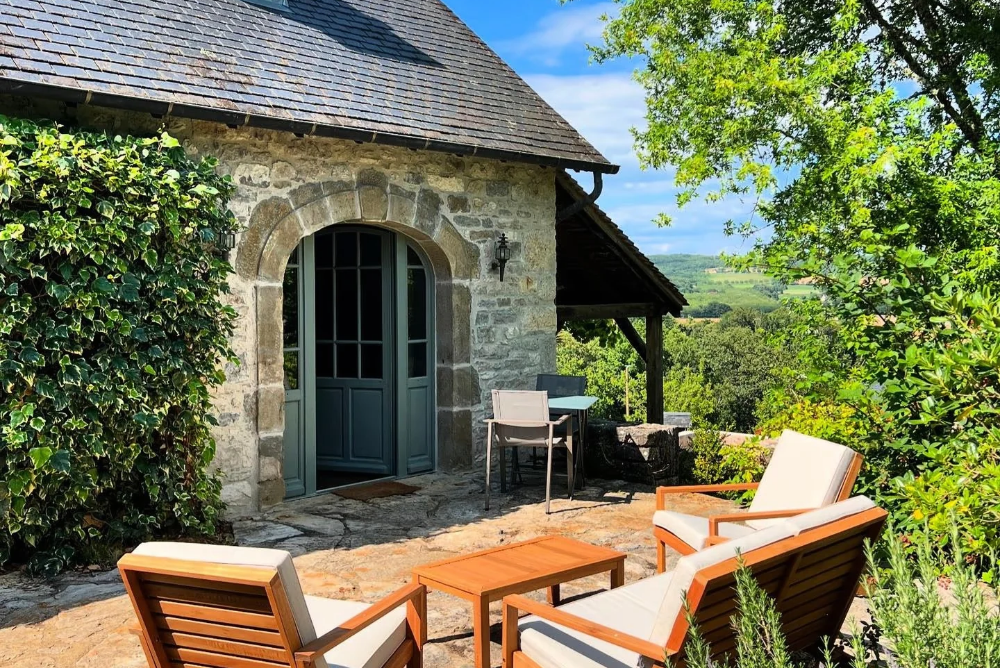Airbnb fait évoluer ses règles sur le ménage : pourquoi c’est un problème pour les hébergeurs