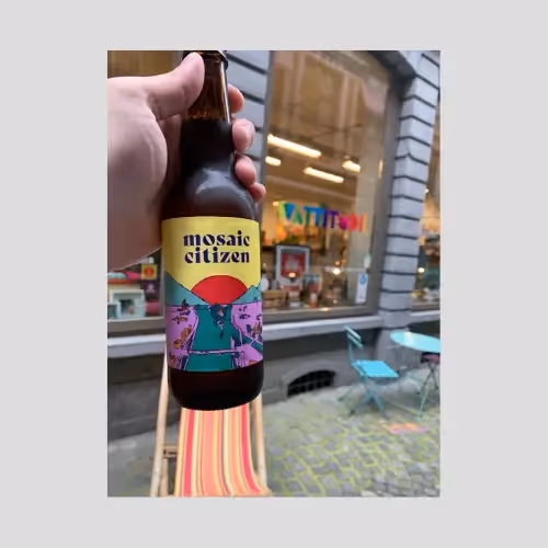 Labo28 Beer co. produit devant une boutique