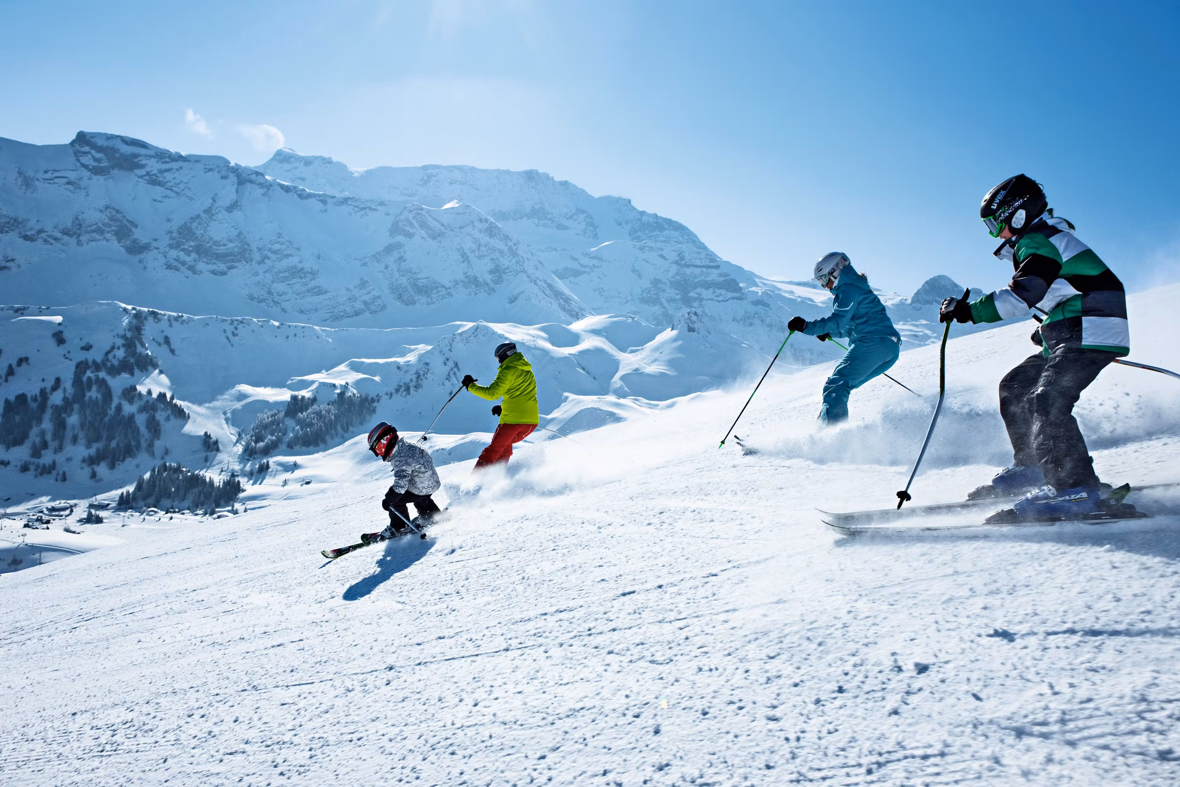 A man and a woman with mountainbikes in the forest