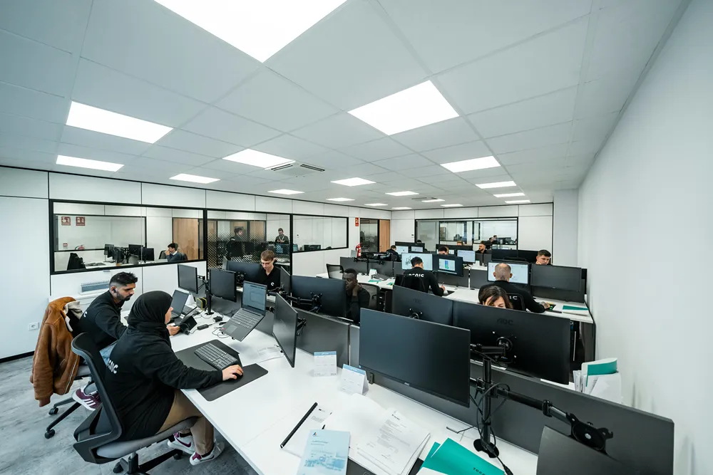 Security engineers working alongside autonomous pentesting tools