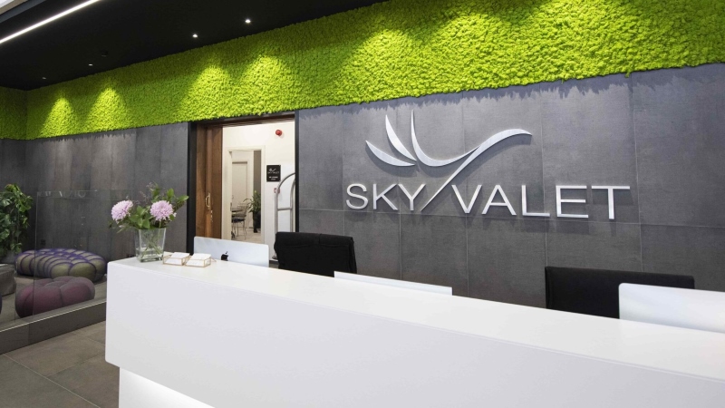 A Sky Valet Madrid prémium privát repülési szolgáltatásokat kínál a Madrid–Barajas repülőtéren, beleértve az utasvárókat és a teljes körű földi kiszolgálást.