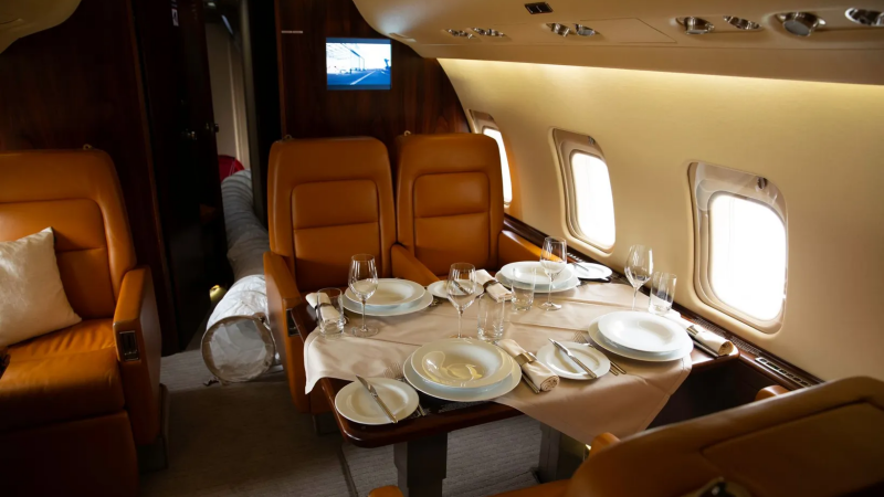 Салон Bombardier 850