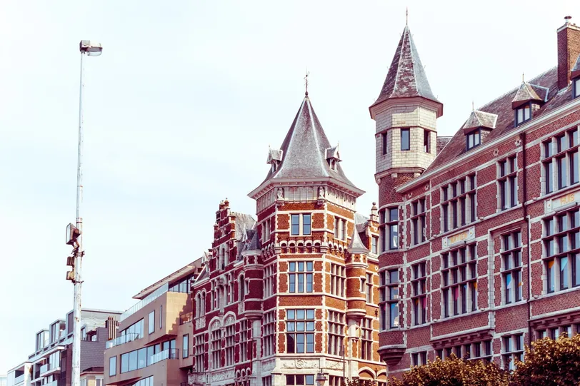 Antwerpen óvárosa, Belgium, jellegzetes flamand reneszánsz építészetével.