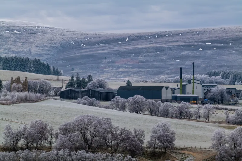 magnifique paysage hivernal autour de la distillerie