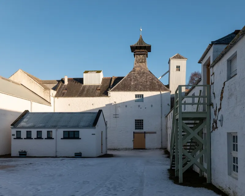 le bâtiment de la distillerie historique de Dallas Dhu
