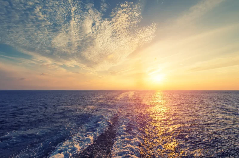 Hajózzon az óceánon és fedezze fel a szigeteket