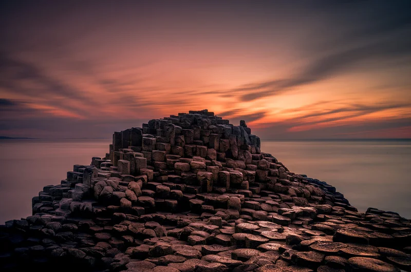 Giant's Causeway, Írország, naplemente, Antrim partvonala, Wild Atlantic Way