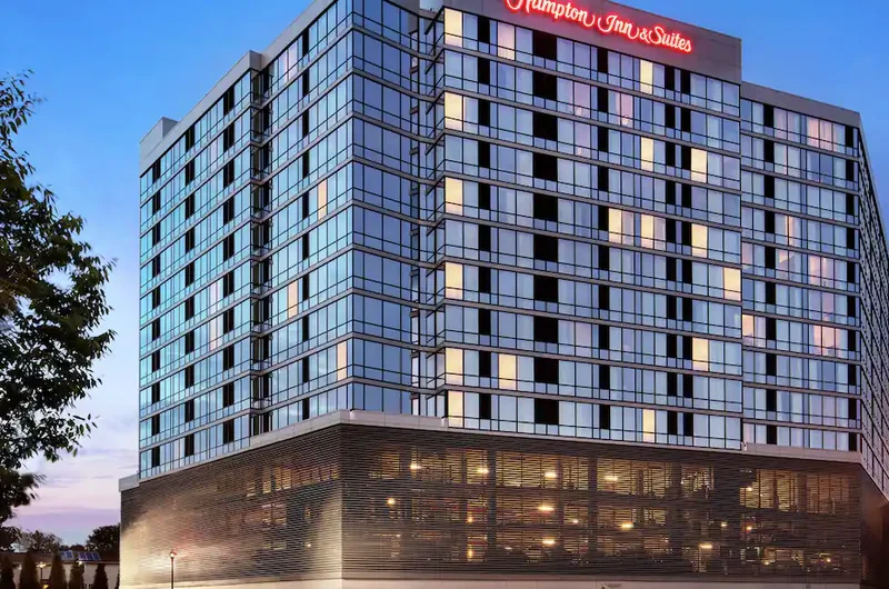 Fasada hotelu Hampton Inn