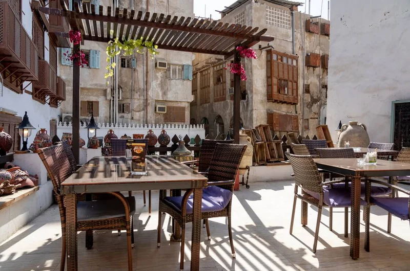 кафе-бар на Al Kabli Ln в старой части города, Джидда, Al Balad