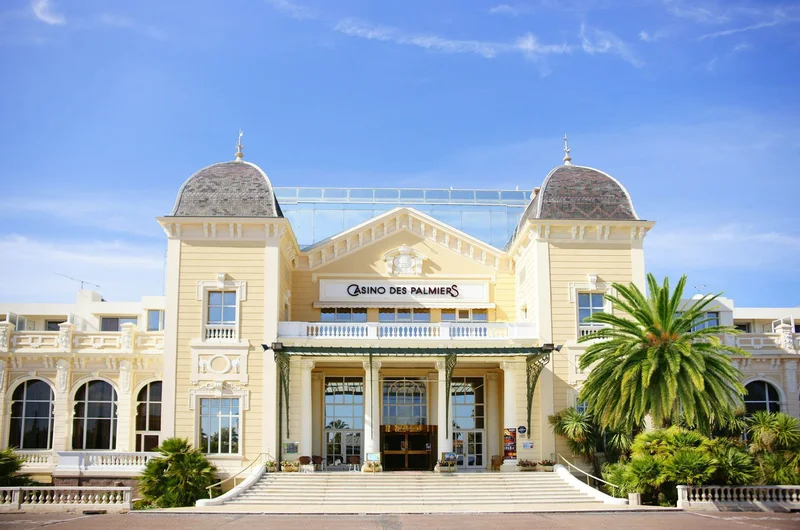 A Hôtel Casino des Palmiers külseje