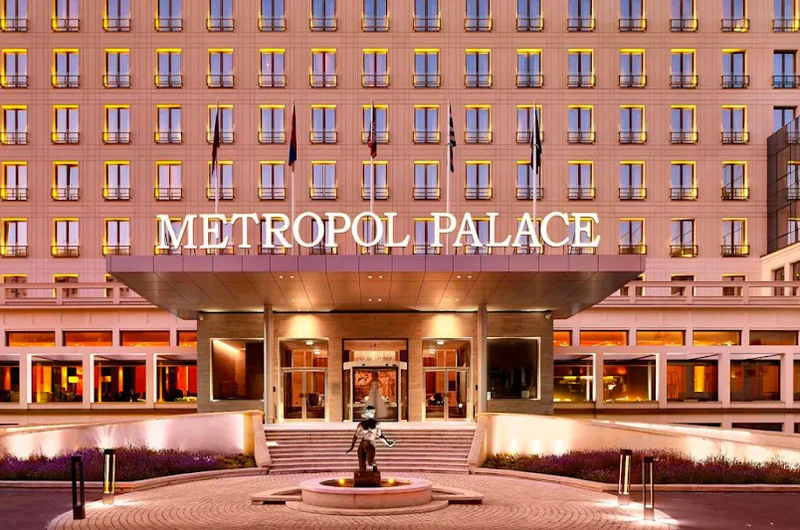 Metropol Palace to luksusowy hotel Collection położony w centrum Belgradu, w otoczeniu parku