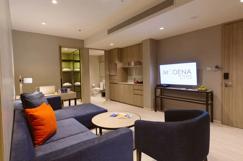 Modena – rendező: Fraser Buriram