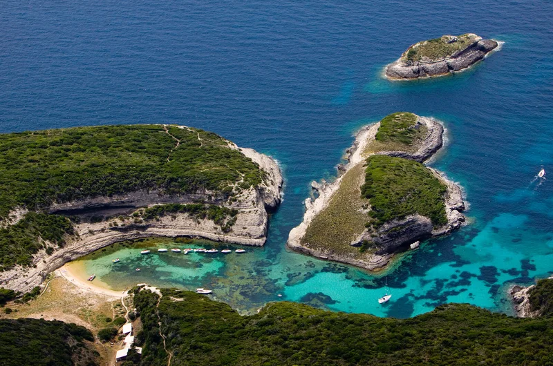 Légi felvétel a Fazii strandról